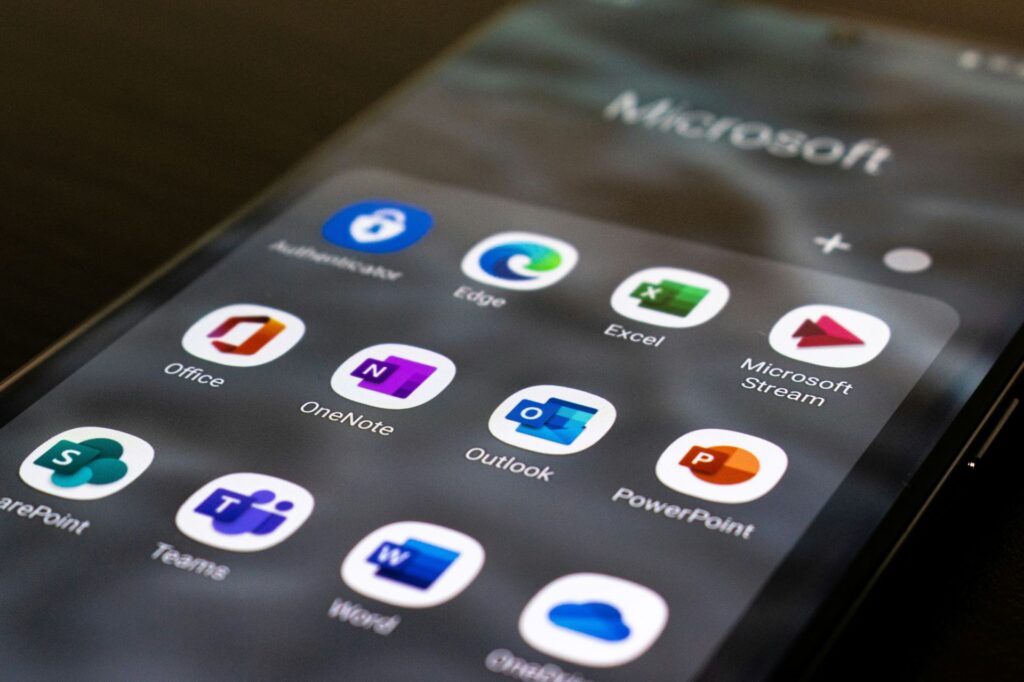 Microsoft Office 365 Apps auf einem Smartphone.